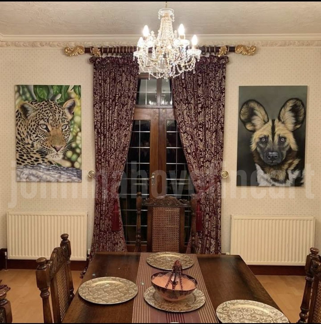 Original oil painting by John Mahove displayed in a private collector’s home. This interior setting highlights how the work lives within a real space, reflecting the connection between wildlife art and contemporary interiors. Collected worldwide and 
