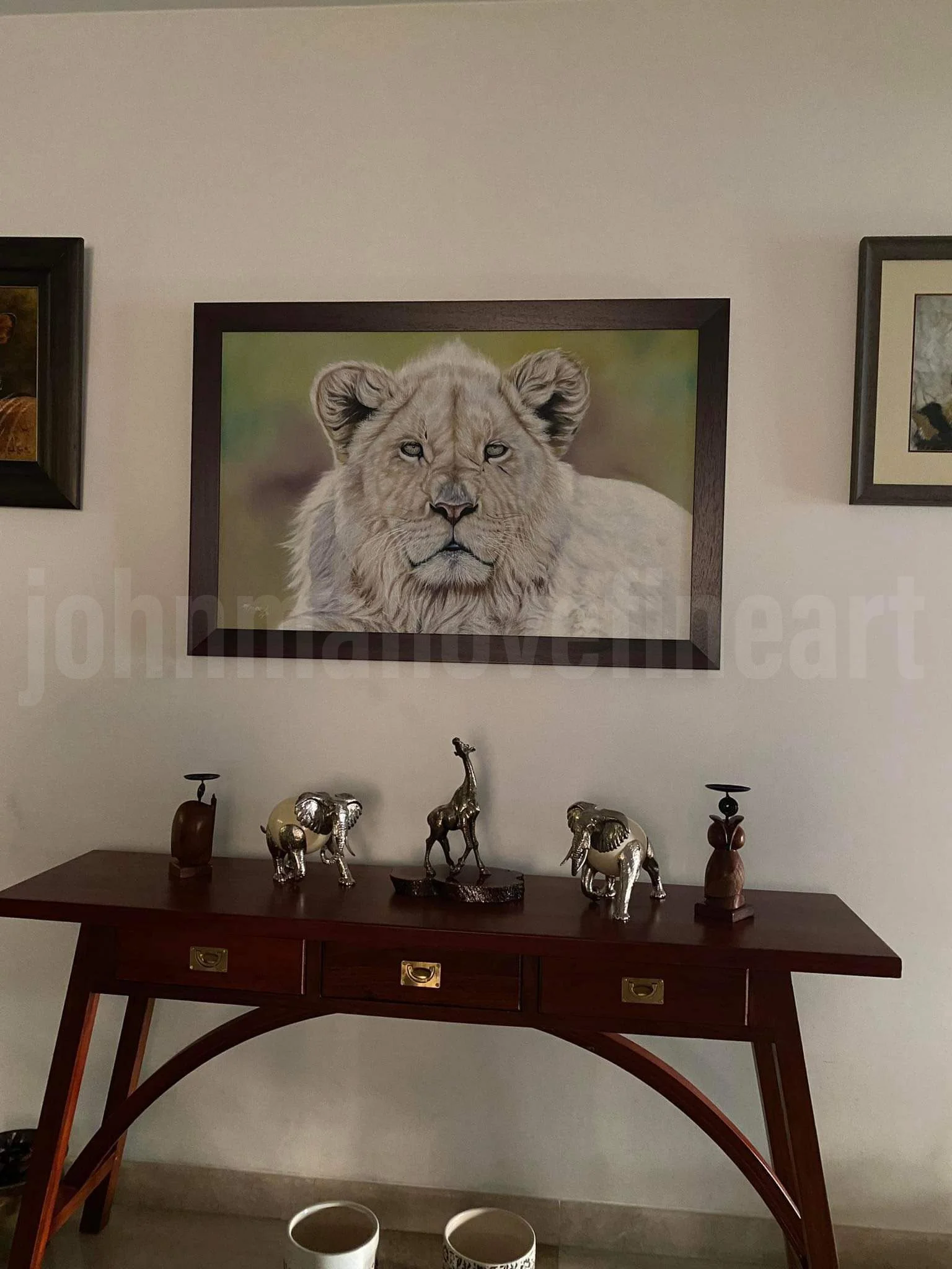 Original oil painting by John Mahove displayed in a private collector’s home. This interior setting highlights how the work lives within a real space, reflecting the connection between wildlife art and contemporary interiors. Collected worldwide and 