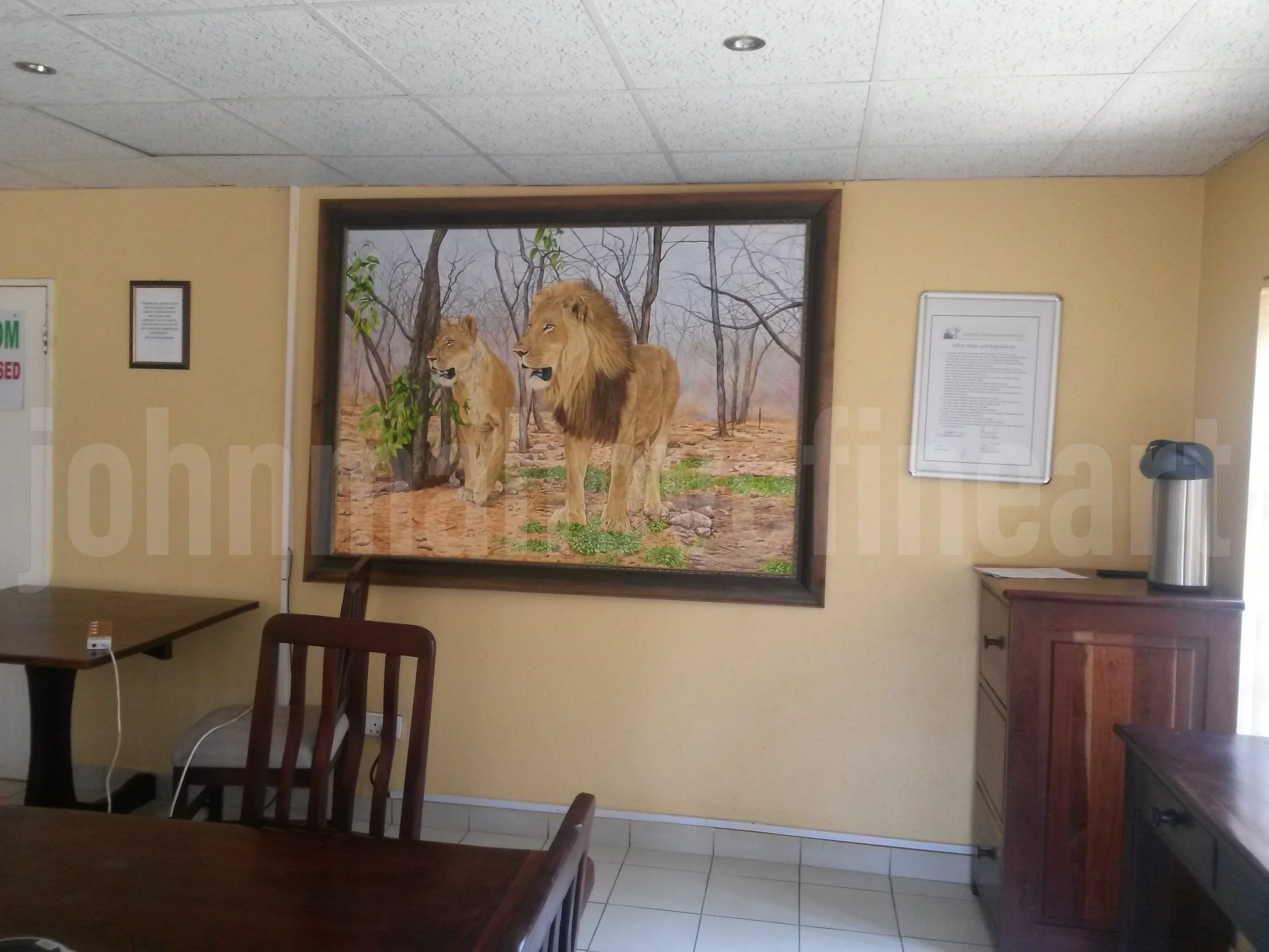 Original oil painting by John Mahove displayed in a private collector’s home. This interior setting highlights how the work lives within a real space, reflecting the connection between wildlife art and contemporary interiors. Collected worldwide and 