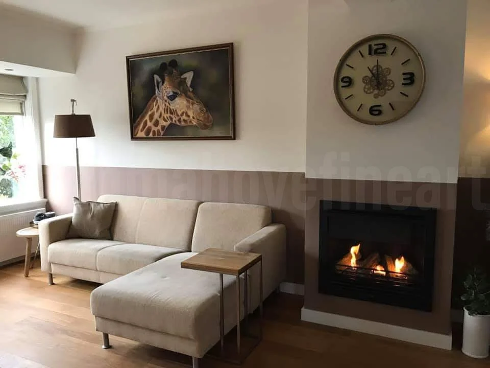 Original oil painting by John Mahove displayed in a private collector’s home in Holland. This interior setting highlights how the work lives within a real space, reflecting the connection between wildlife art and contemporary interiors. Collected wor