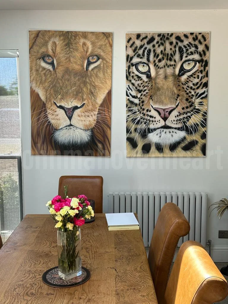 Original oil painting by John Mahove displayed in a private collector’s home. This interior setting highlights how the work lives within a real space, reflecting the connection between wildlife art and contemporary interiors. Collected worldwide and 