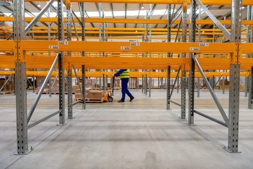 Here Are Some&nbsp;Qualities that Warehouse Workers Should Possess