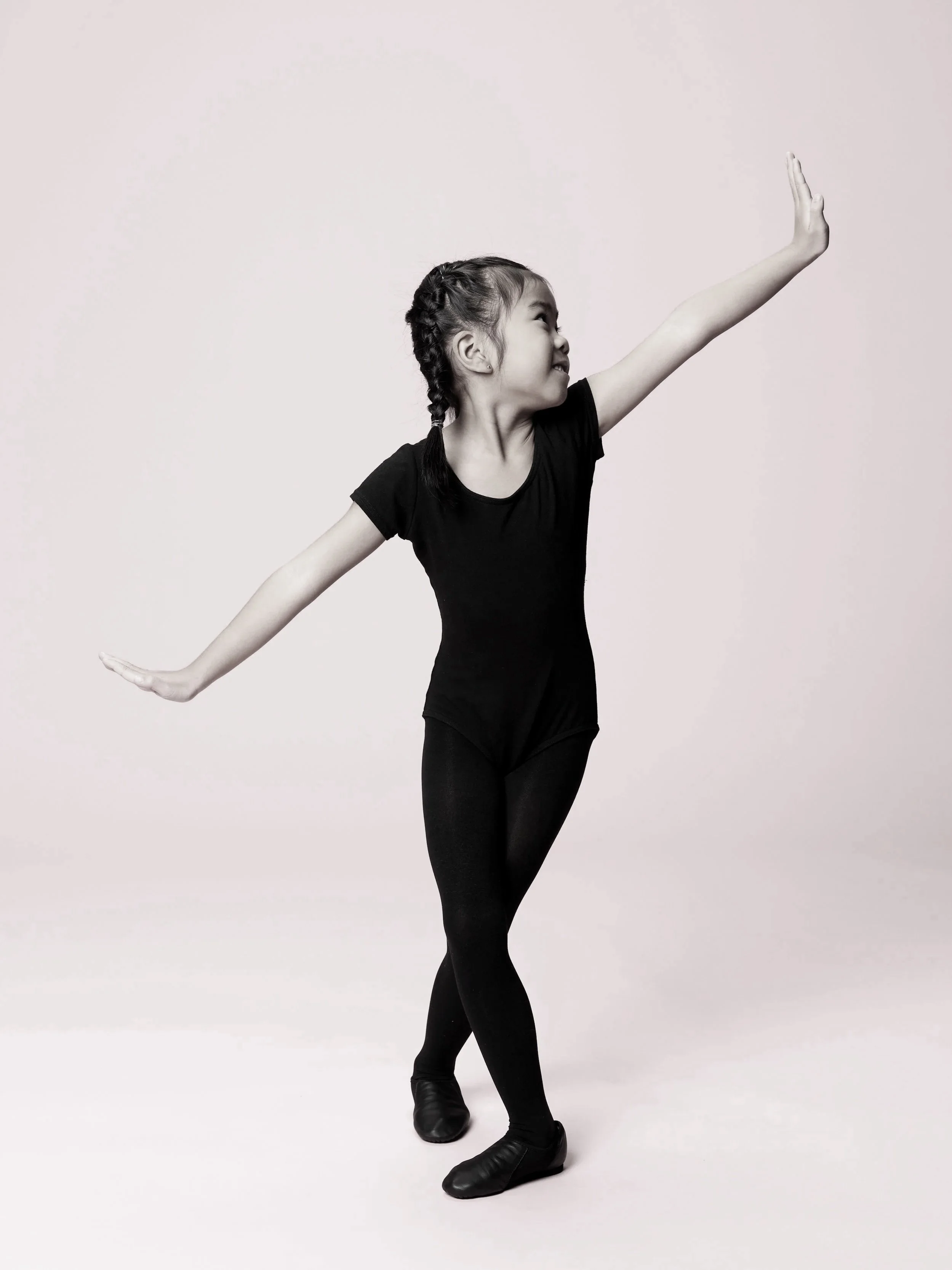 The Happening Dance Co. logo