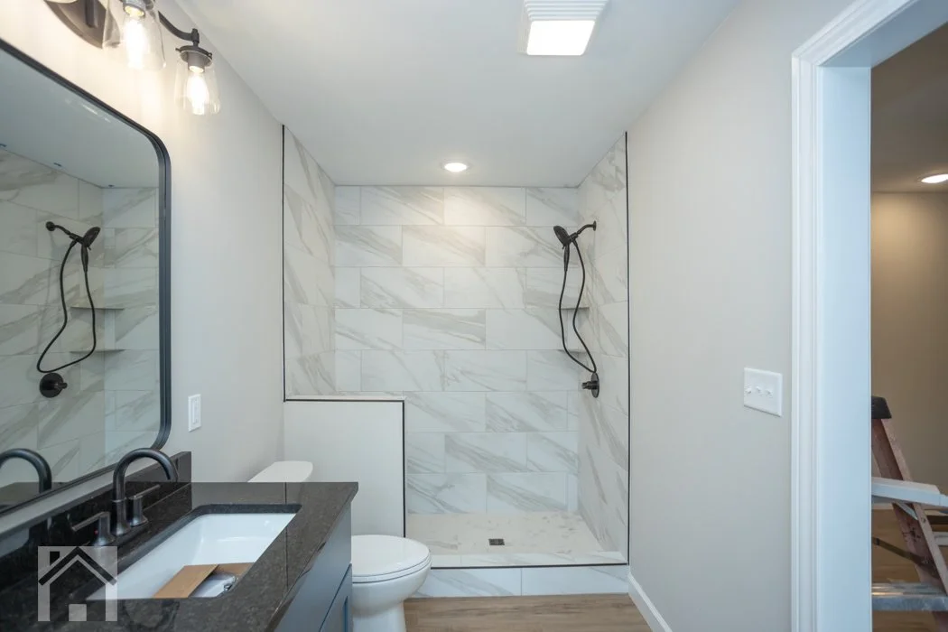 Master Bathroom 1 UL.jpg