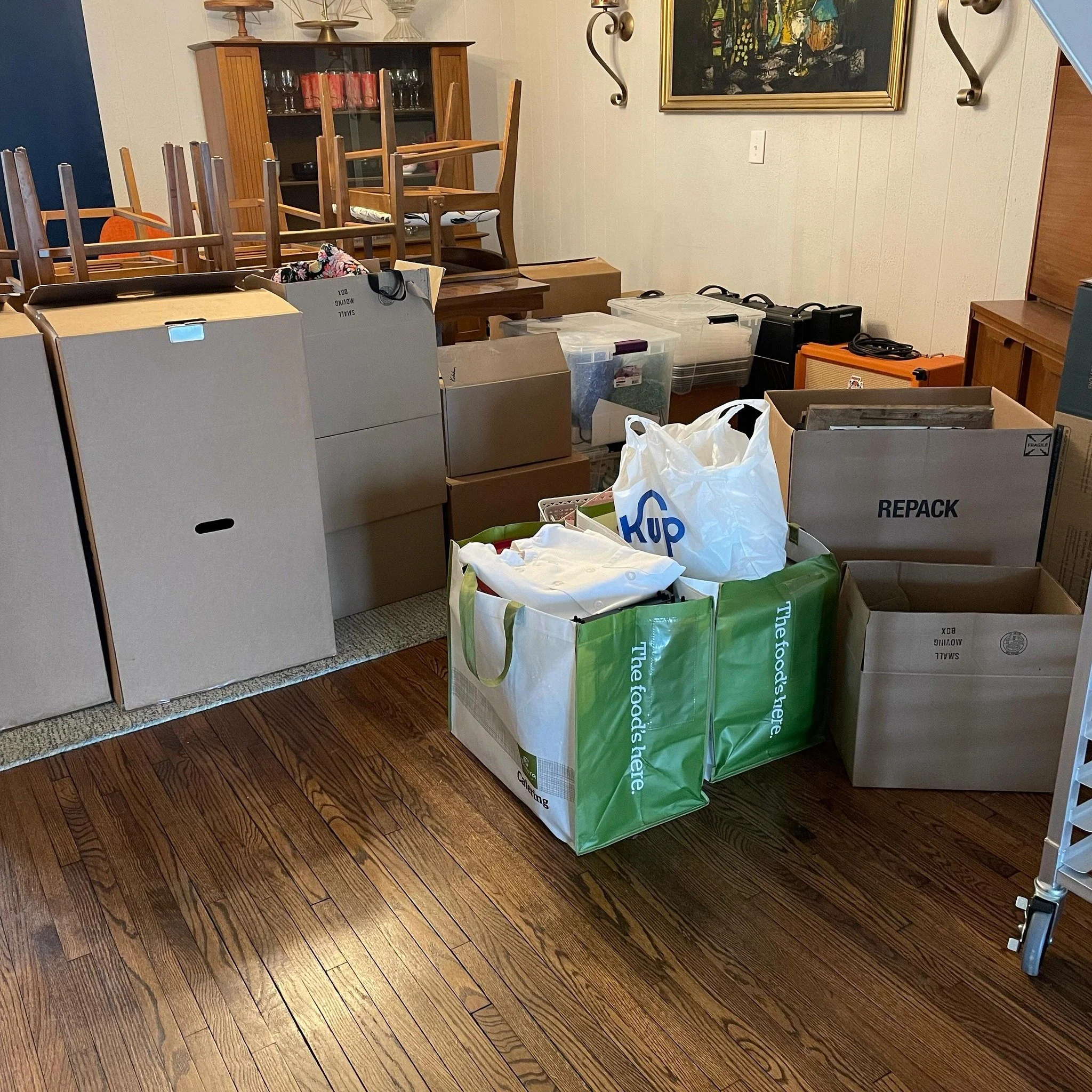 Announcement! I have moved to Nashville! I am now living in Bellevue. I will be continuing my cookie business with a focus on custom orders! I will be opening back up for orders in May. I am currently booked with some corporate orders.