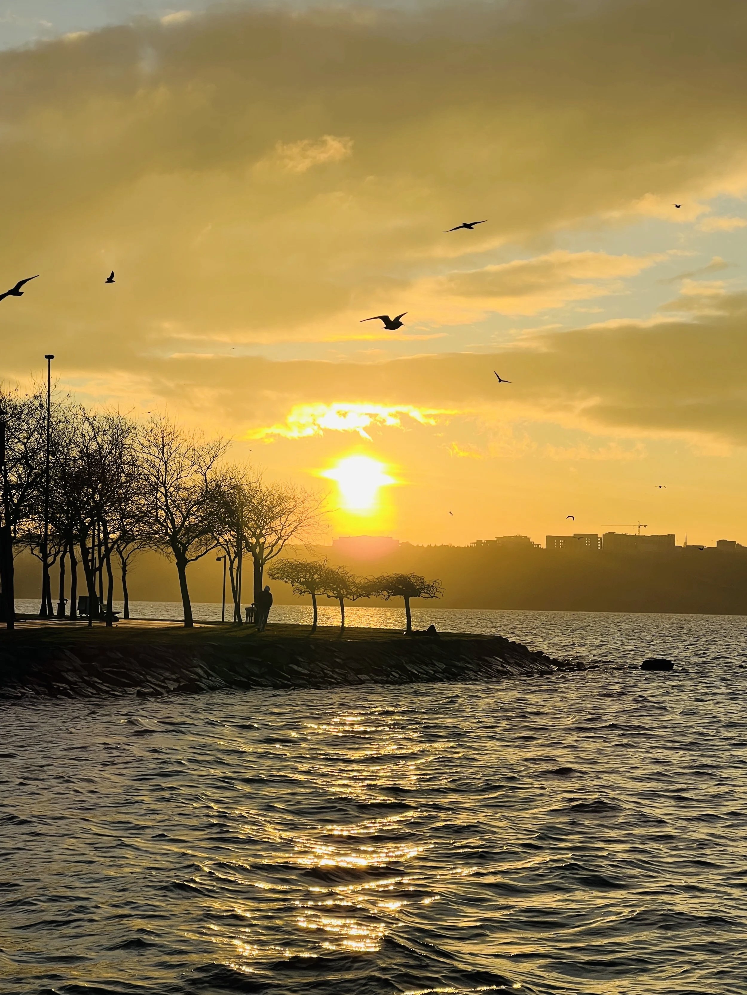 . Coastal sunset view in Türkiye during a quiet luxury travel moment