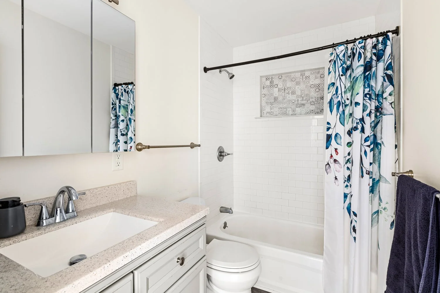 10 36 Matinecock Ave East Islip NY - Josh Goetz Photography-13.jpg