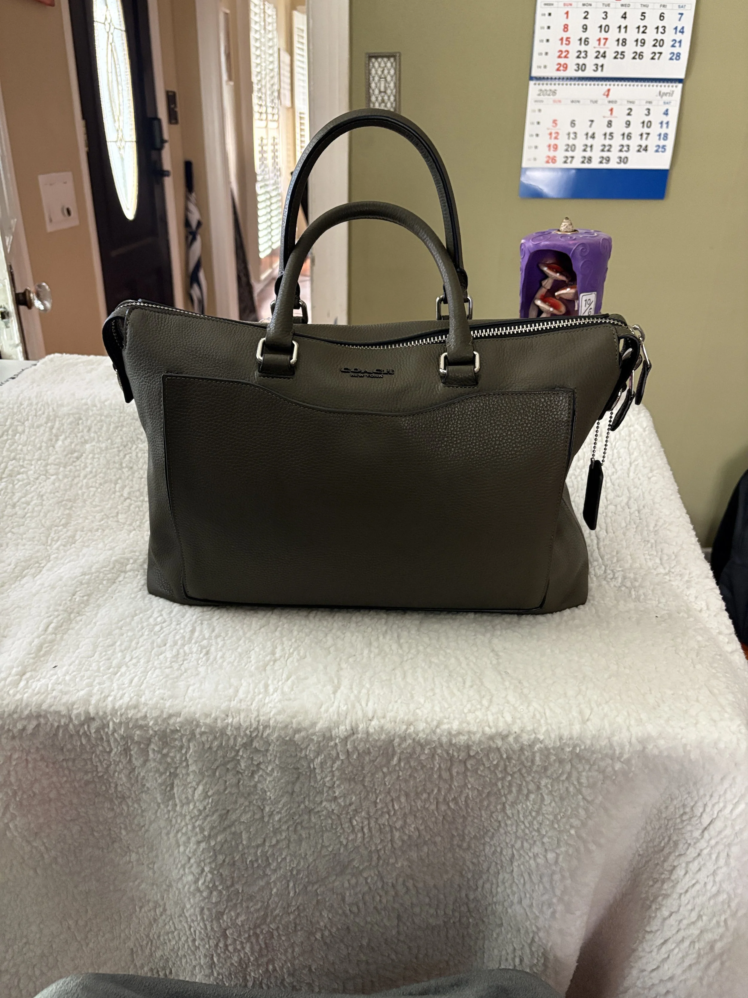 Coach Elegant Leather Handbag