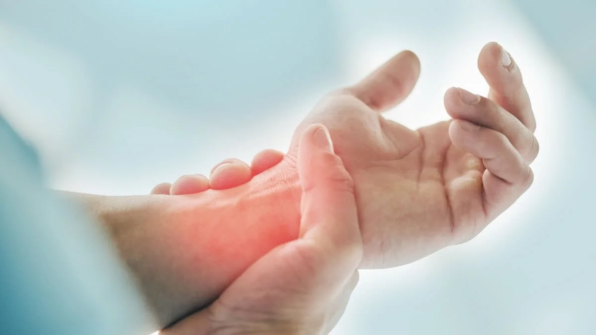 3 Ways to Prevent Wrist Pain in Yoga