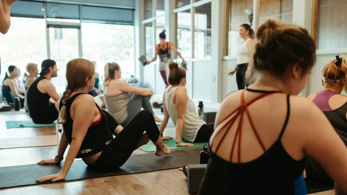 Should Yoga Teachers Ask Students About Injuries?