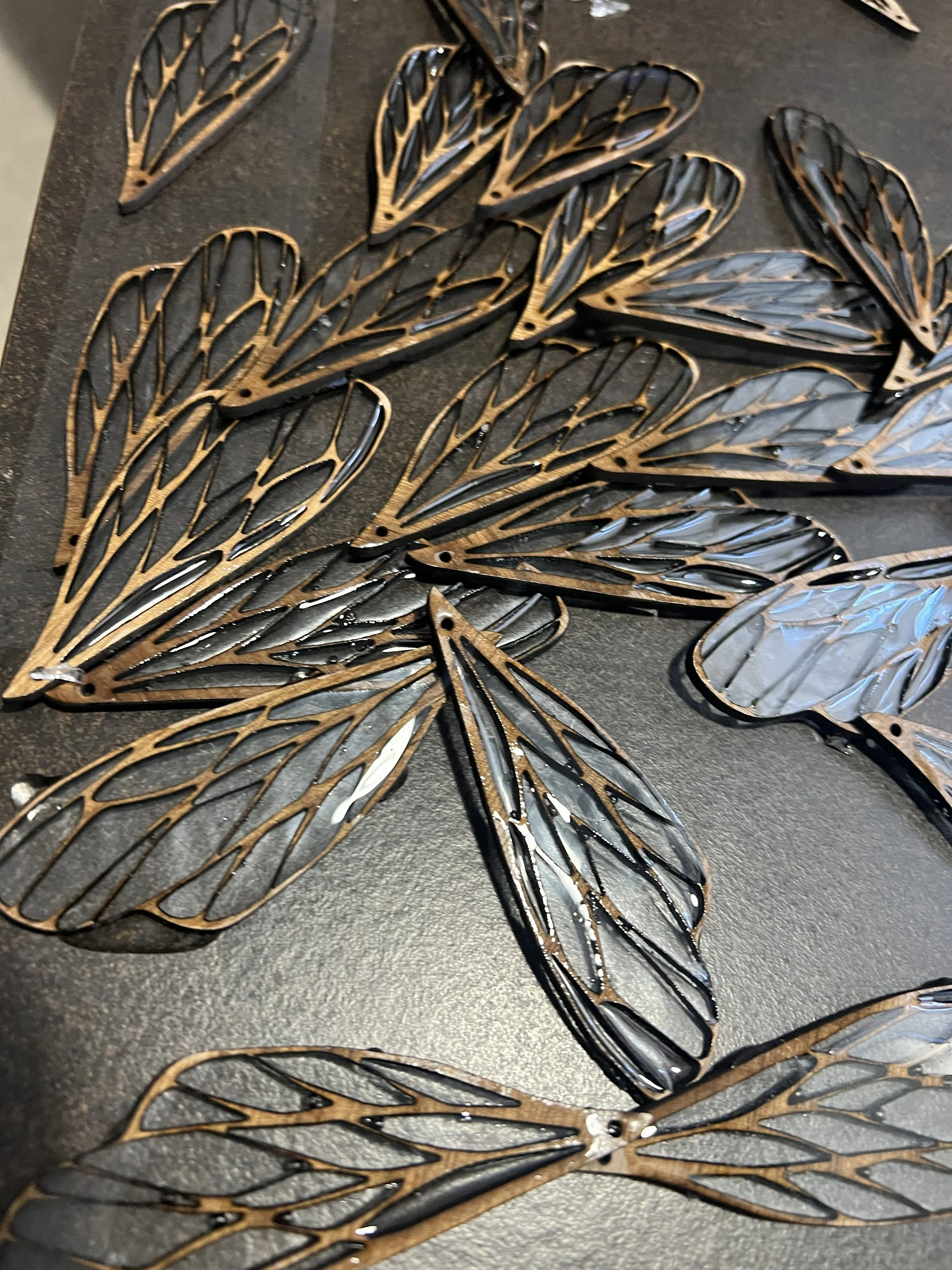 waggle dance Walnut wings.jpg