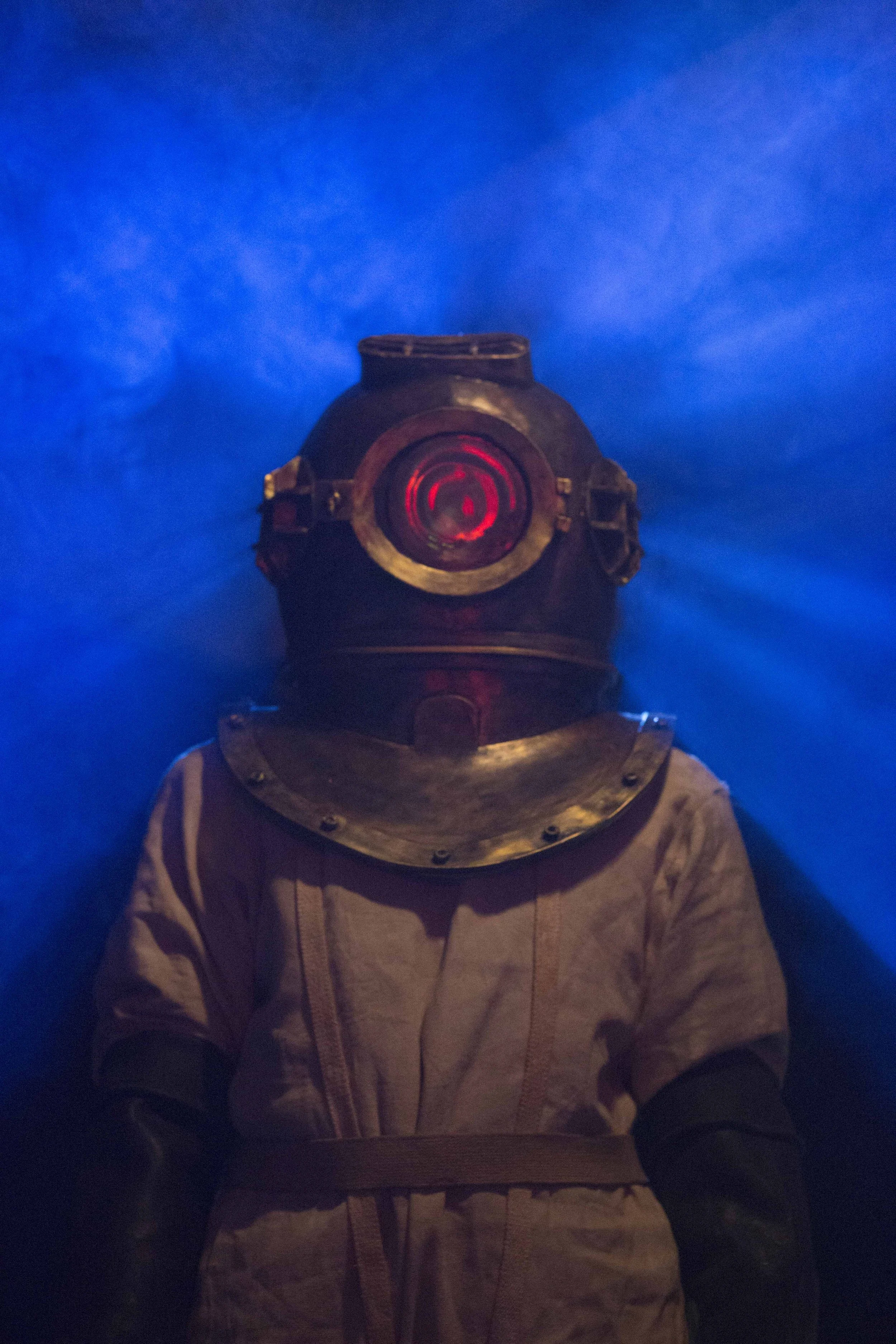 Diver suit small - Copy.jpg