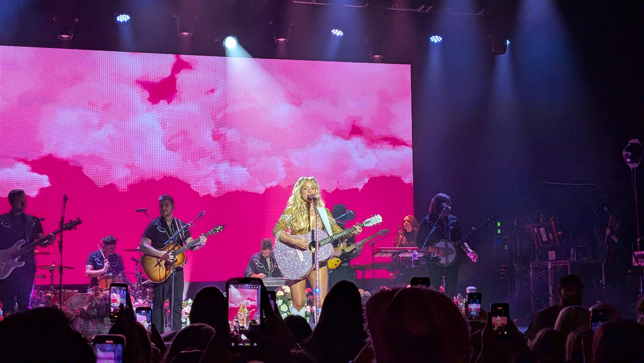Megan Moroney à Paris : l’Emo Cowgirl a conquis le Trianon