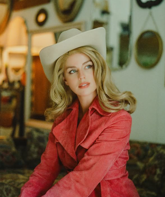 Portrait d'Effy Harvard