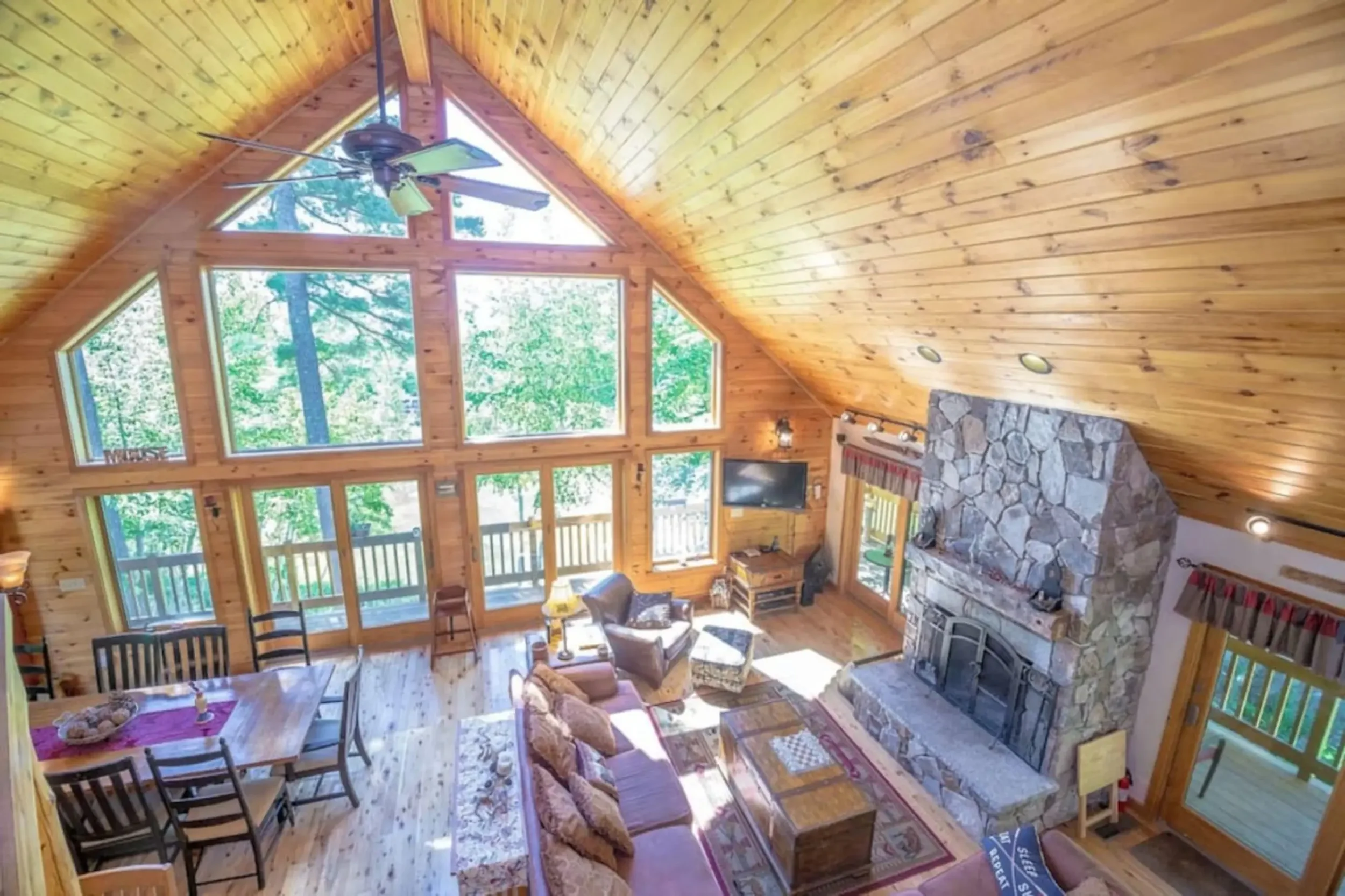 SKI GREAT ROOM.webp