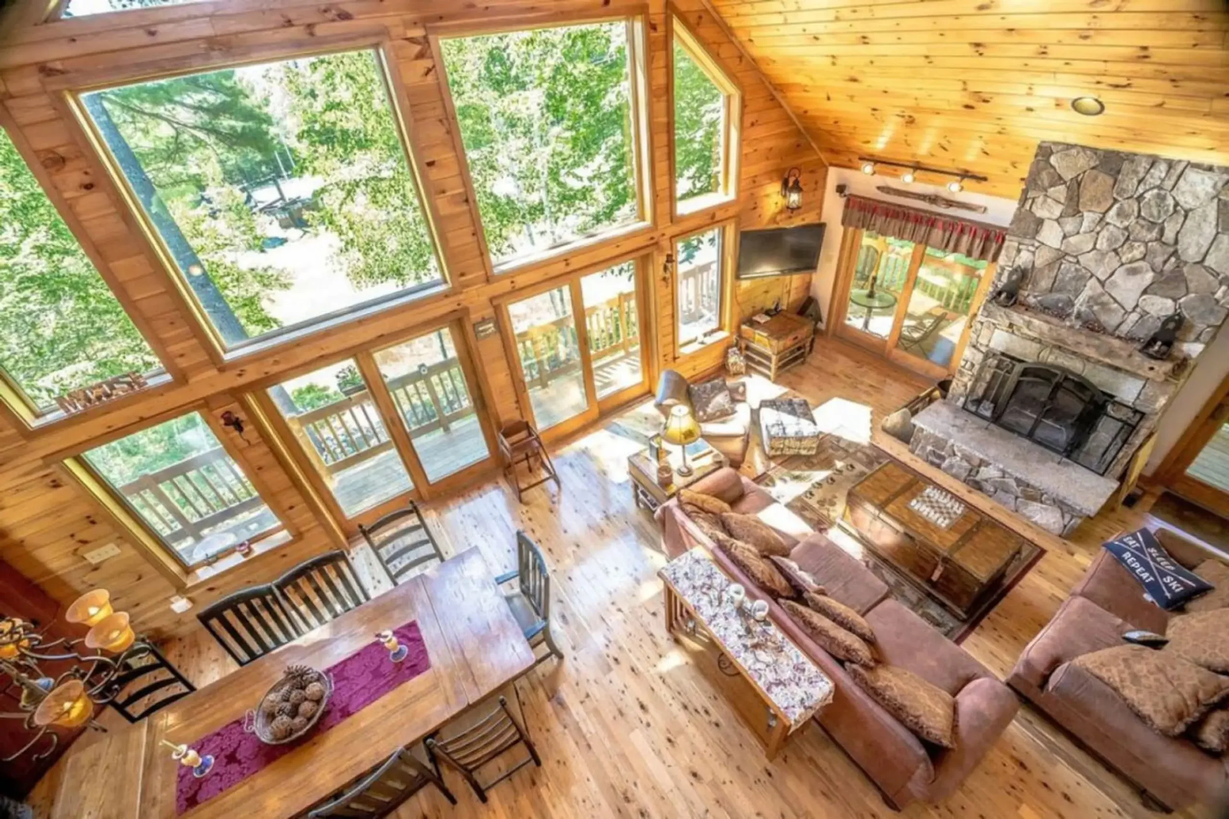 SKI GREAT ROOM 2.webp