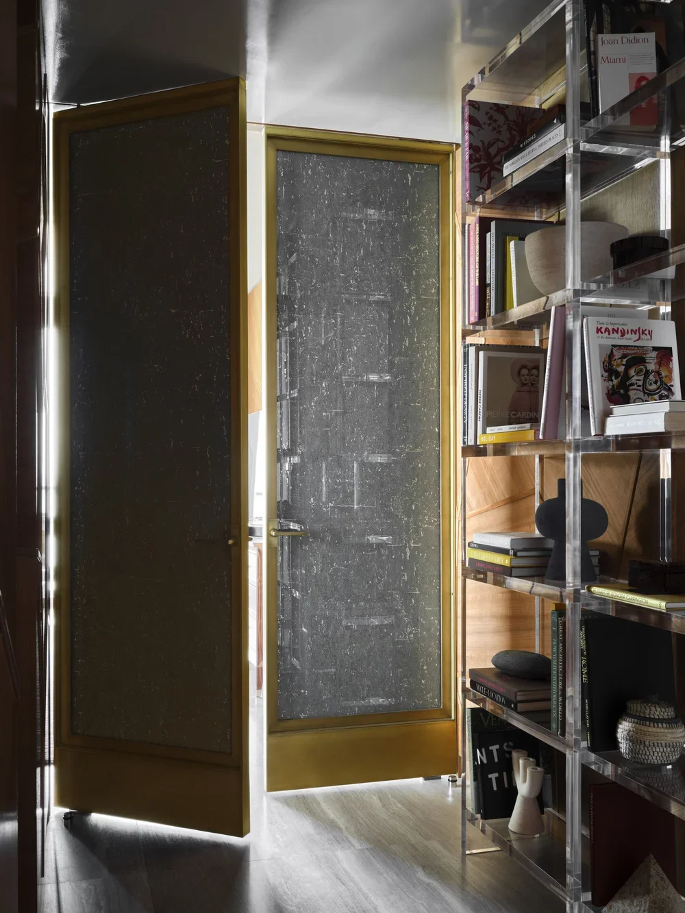 A Miami Condo_10.webp