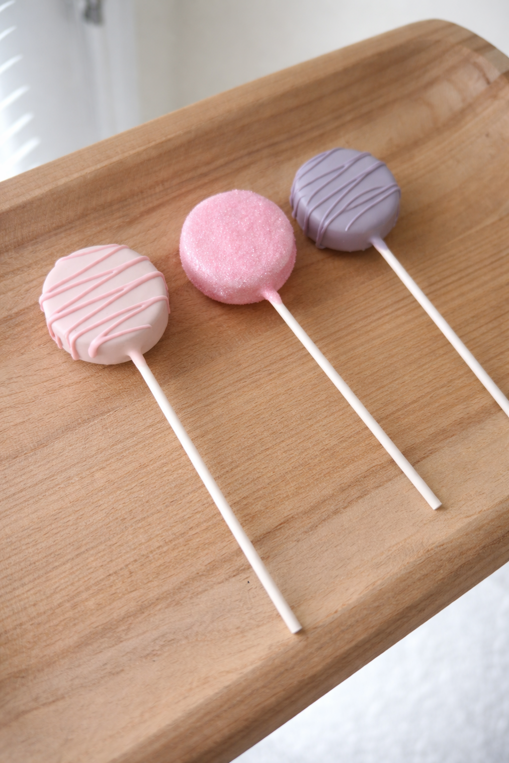 Set of 3 cake pops.png