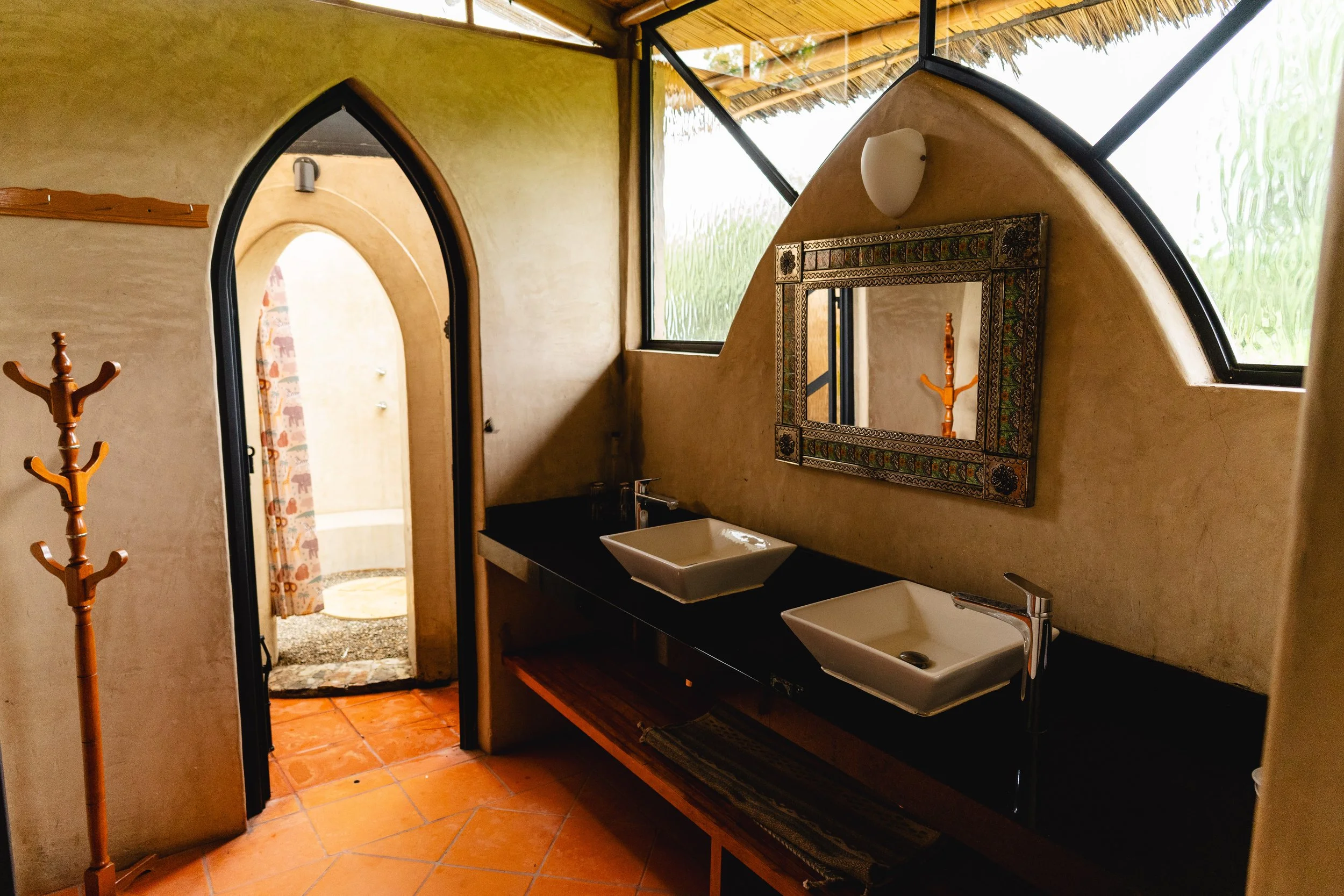 baños-estancias-bioconstruccion-tierra-del-sol-oaxaca.jpg