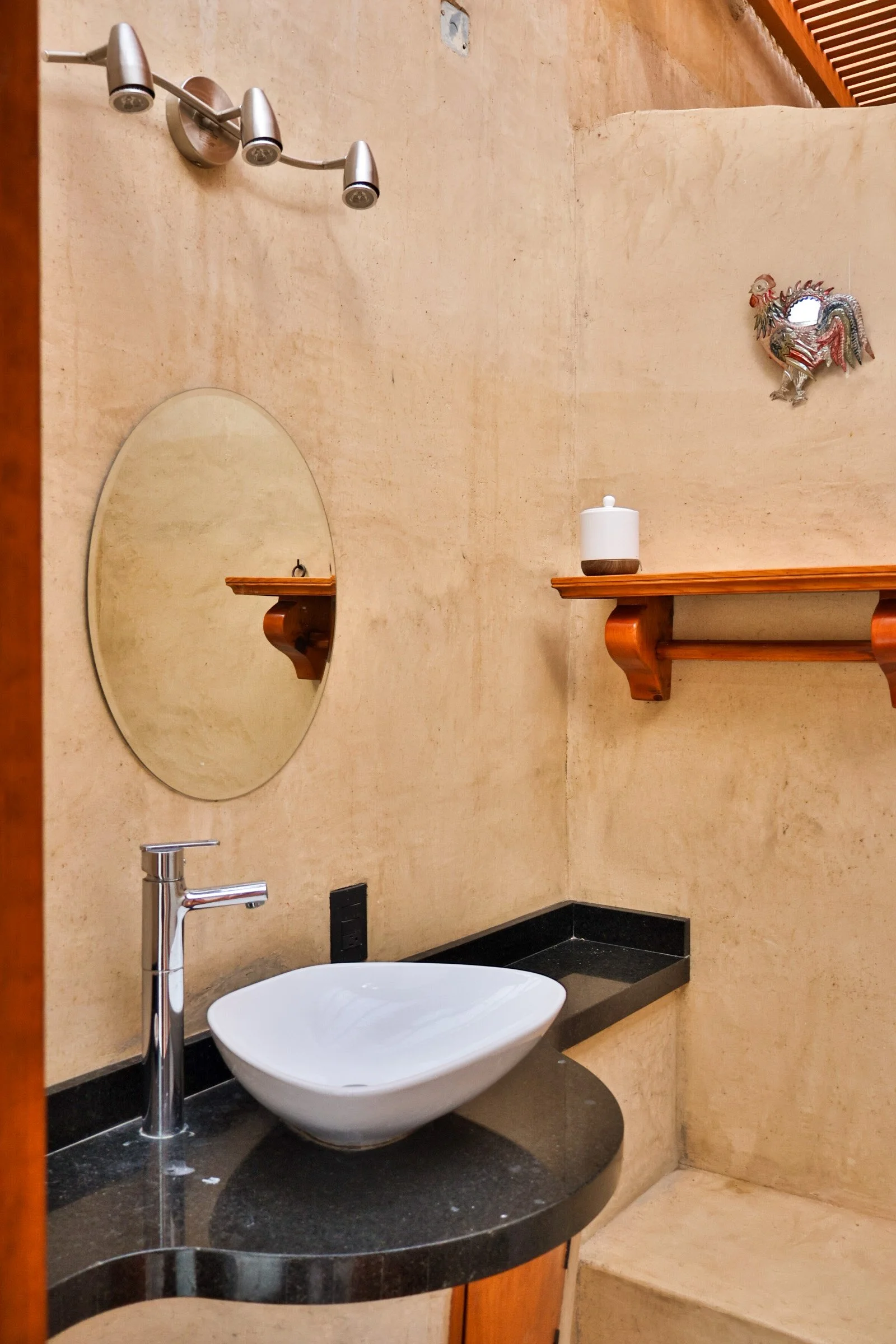 baño-hotelito-estancias-bioconstruccion-tierra-del-sol-oaxaca.jpg