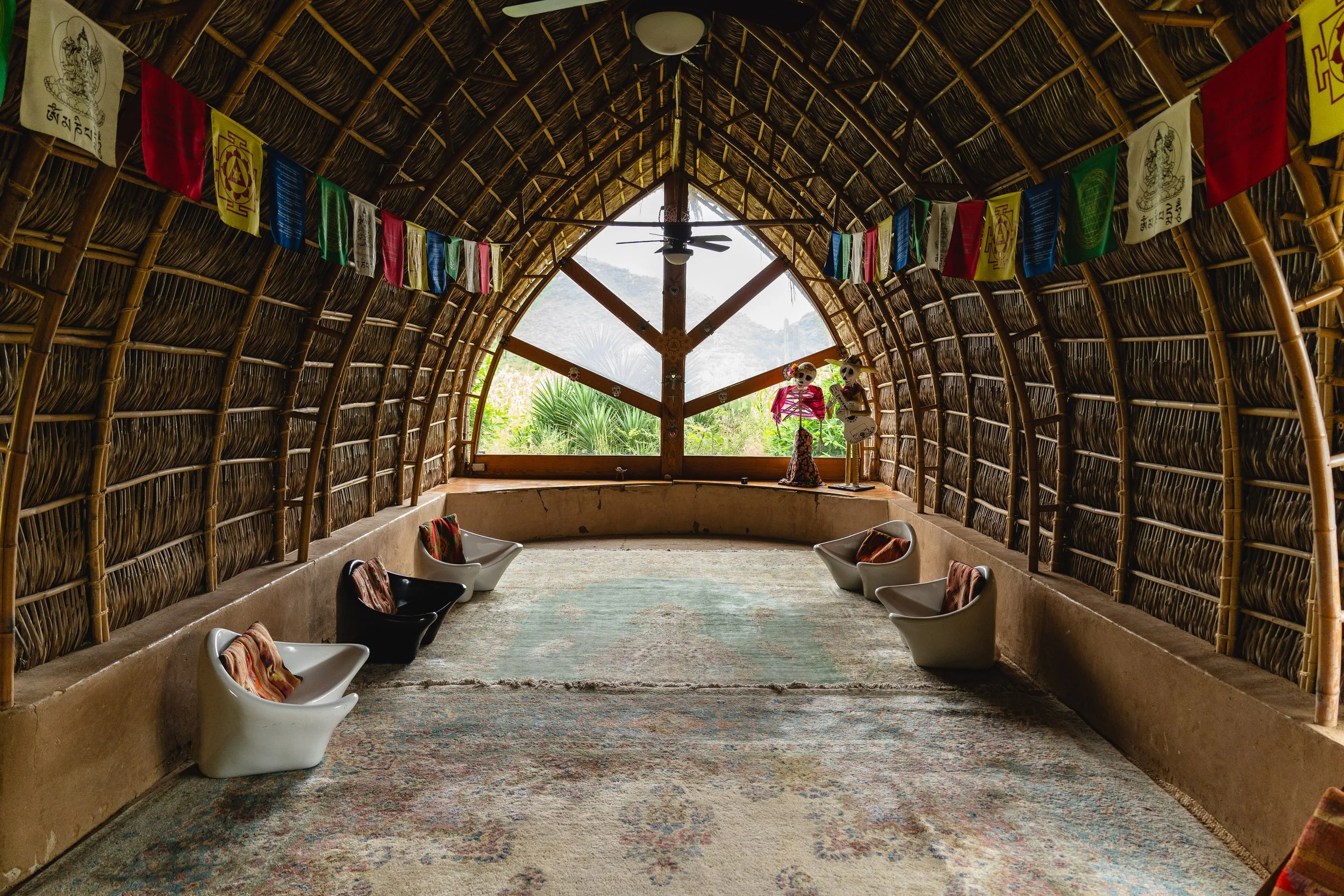 sala-conferencias-gaia-bioconstruccion-tierra-del-sol-oaxaca.jpg