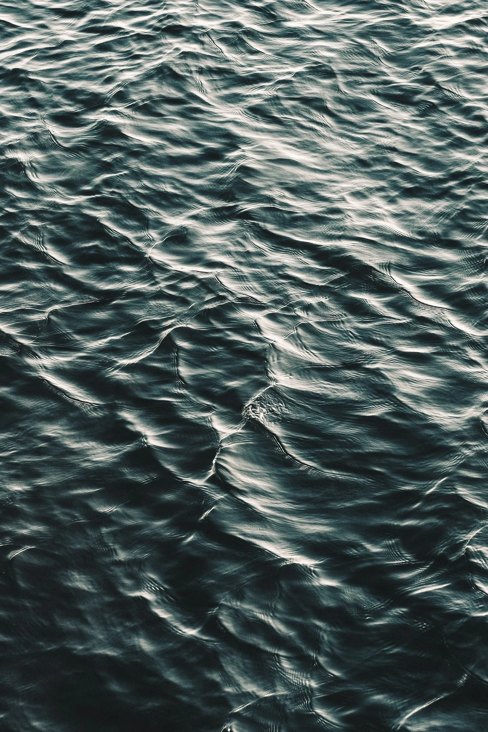 image of gentle ocean rippling