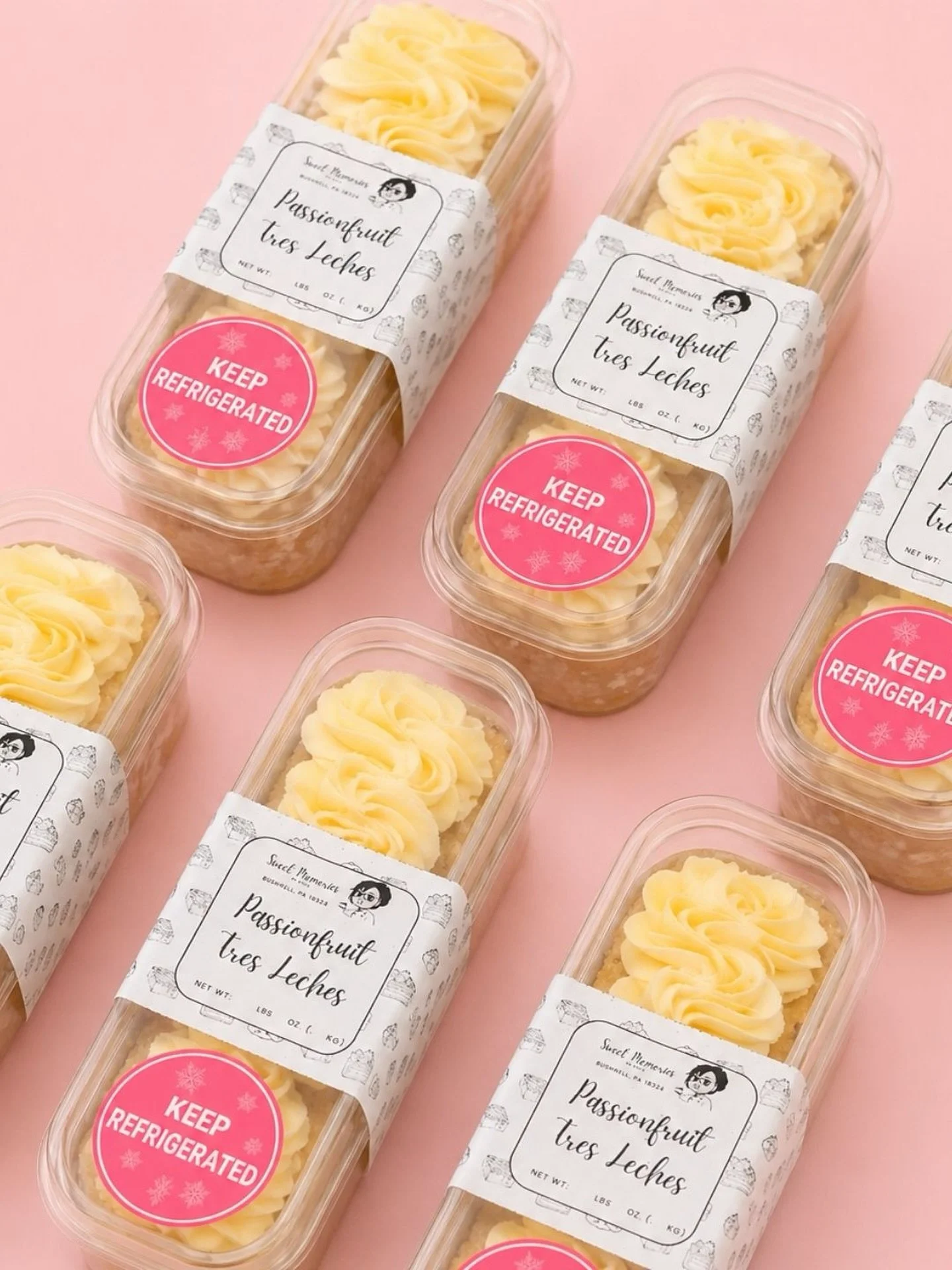 The way the product is experienced, beyond just its delicious taste, is essential to the customer.

Every detail was considered so that what someone sees on the outside reflects what they receive inside. The packaging carries the same care as the pro