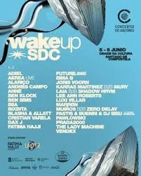 Cartel del evento 'Wake Up SDC' que se realiza del 5 al 8 de junio en la ciudad con un fondo de edificios y texto en azul y blanco.