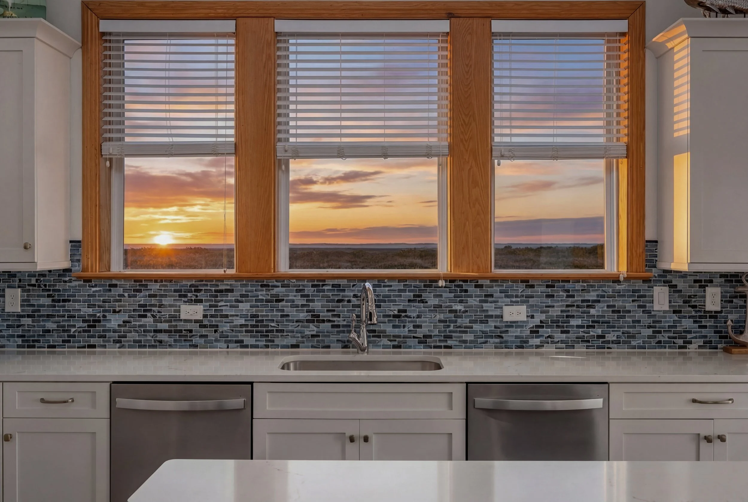 22-print-171-Salthouse-Rd-TL-Kitchen-Sunset-View.jpg