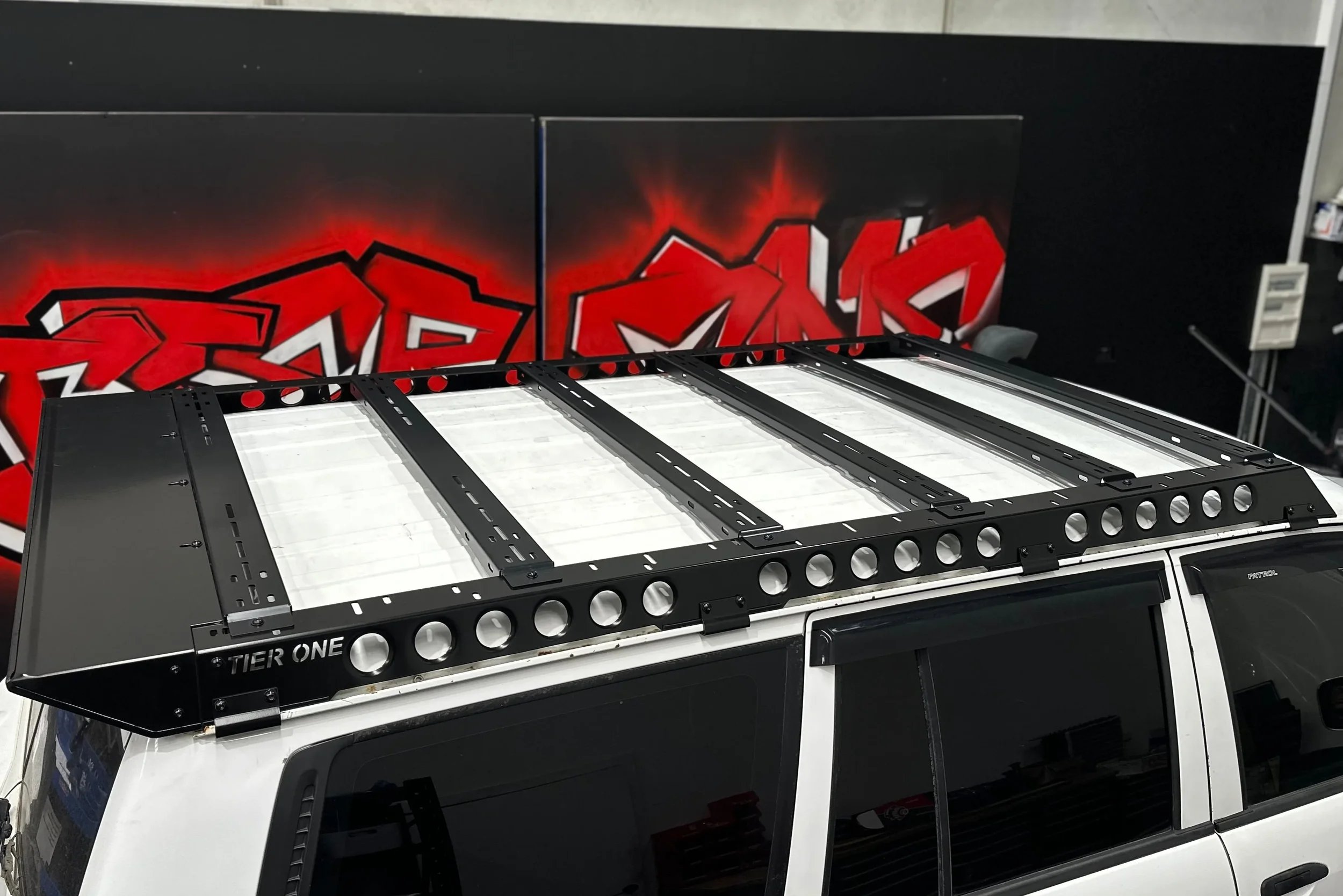 White GU with LPLD Rails no.1.webp