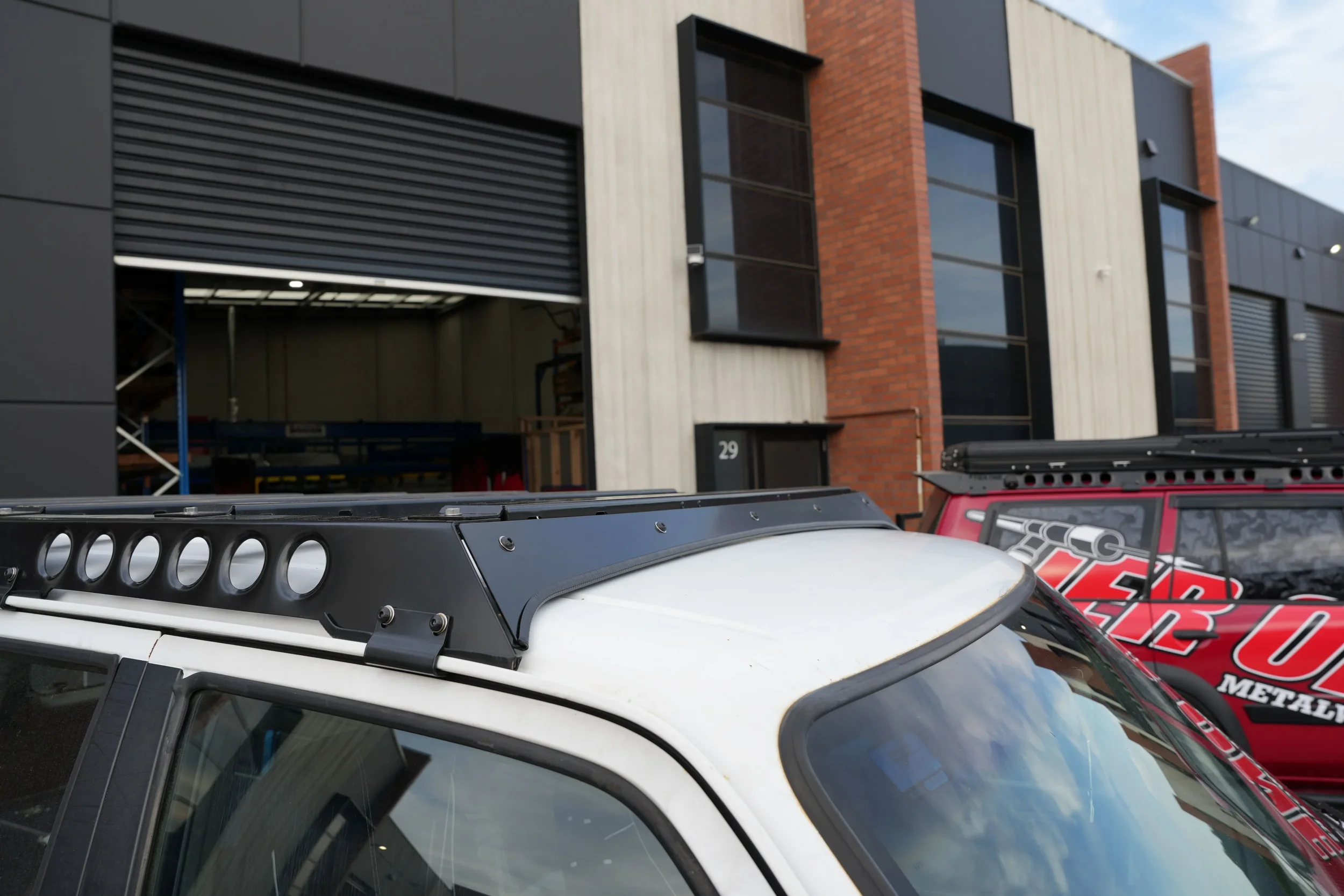 White Gu with Wind Deflector no.3.webp