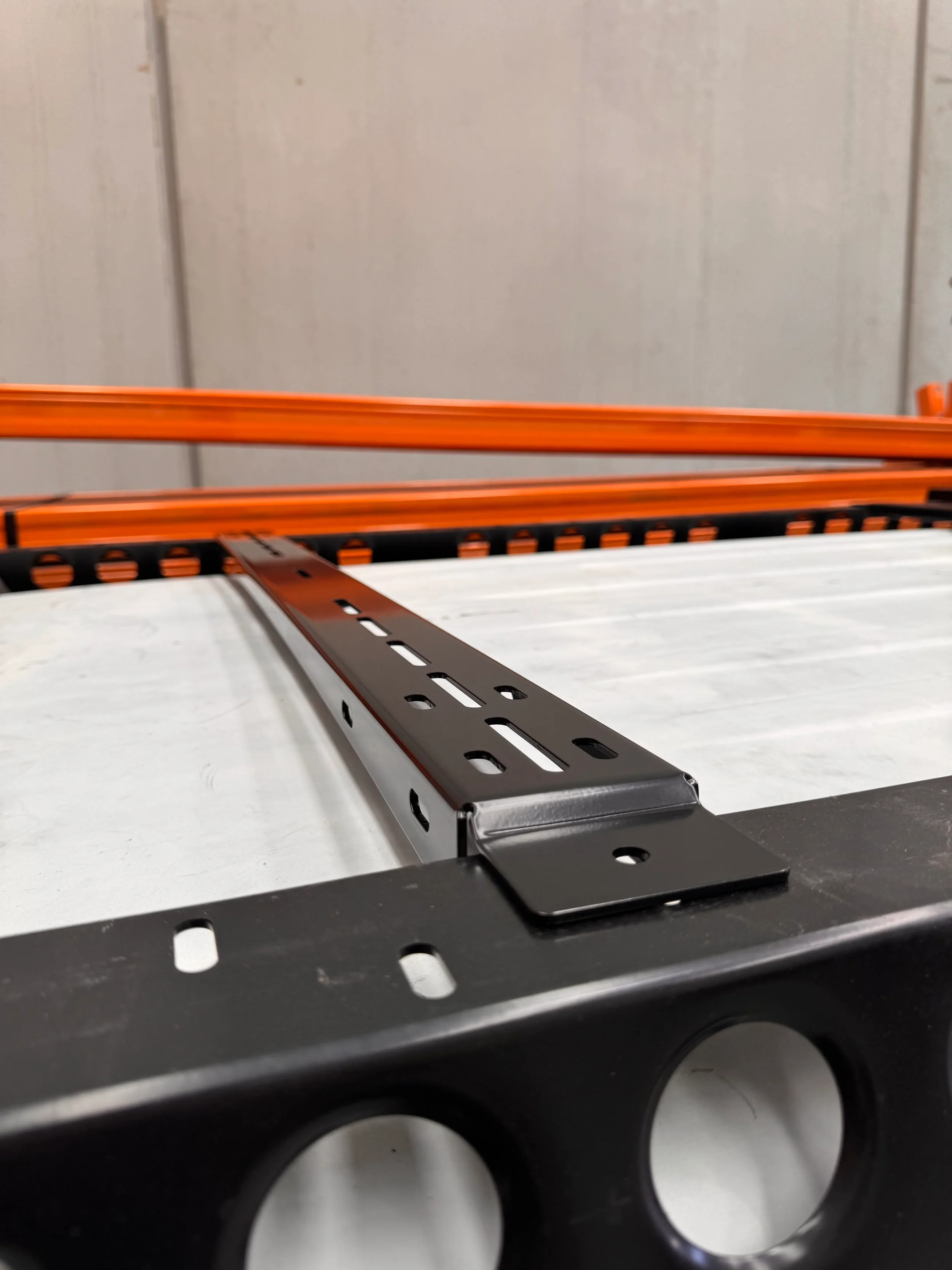 White GU with LPLD Rails no.4.webp