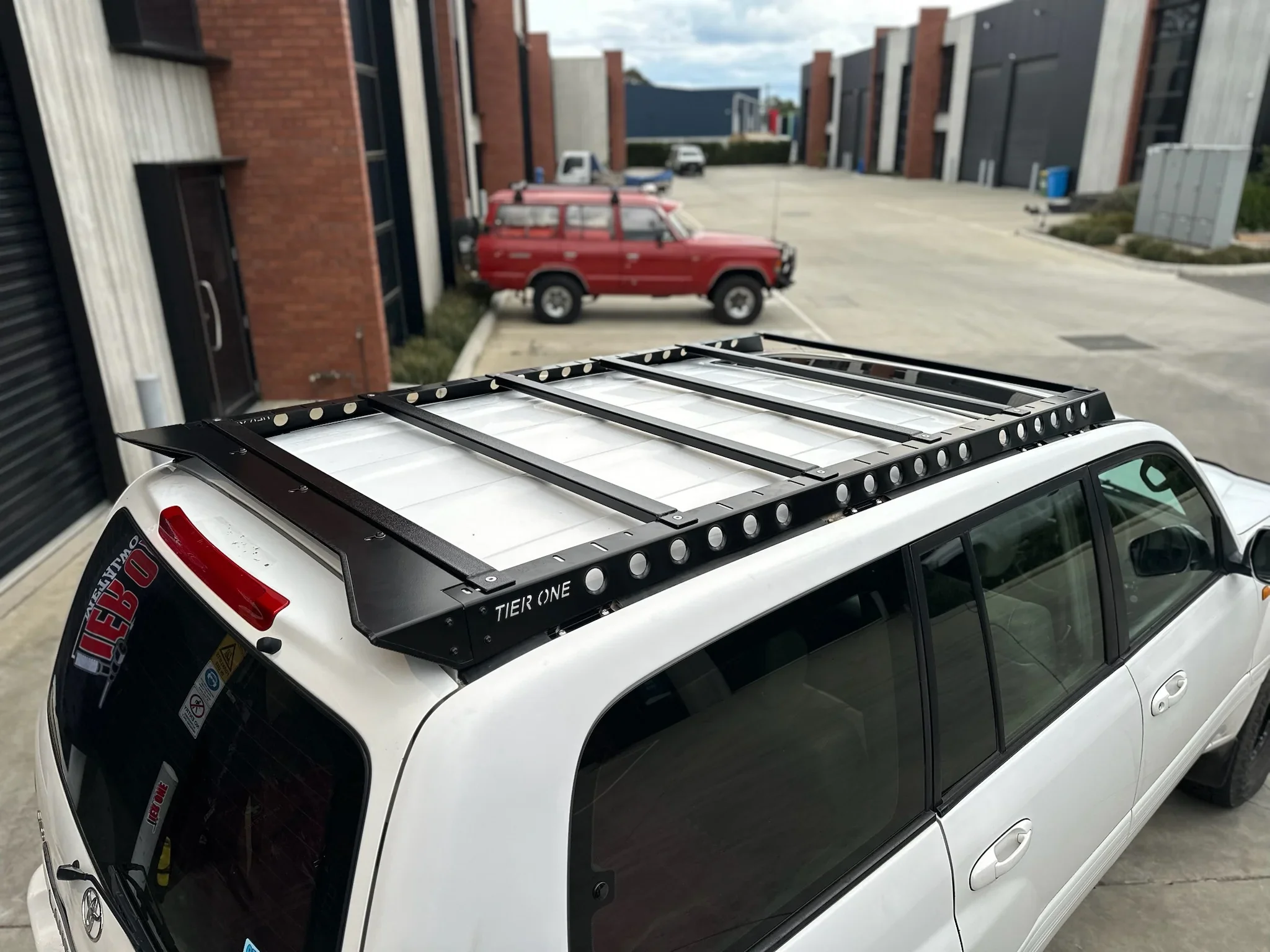 White with Tailgate Style no.1.webp