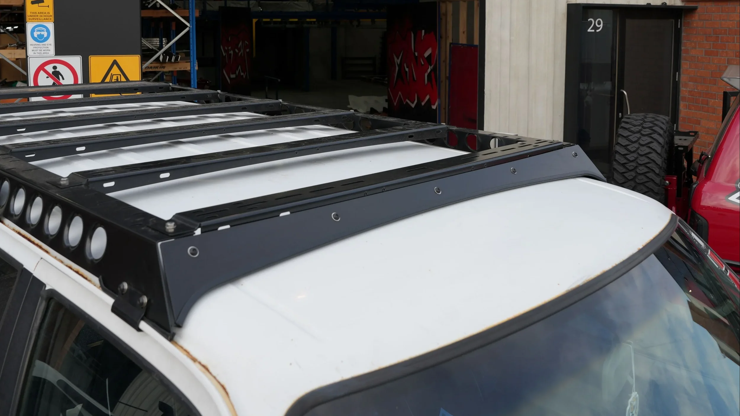 White Gu with Wind Deflector no.1.webp