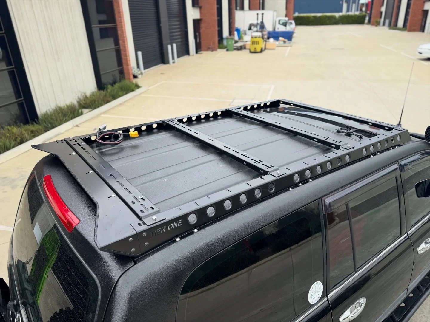 Black with Tailgate Style no.1.webp