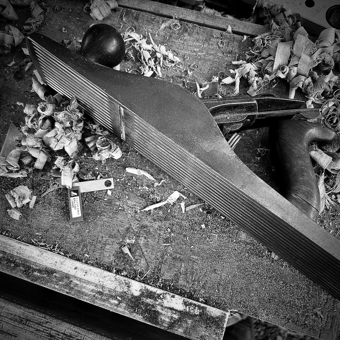 No matter what is built, a good hand tool is always making the project a personal one. The connection with the timber goes through your finger tips, your ears, your nose, your eyes... it's a complete sensory experience. 

Now back on tools and making