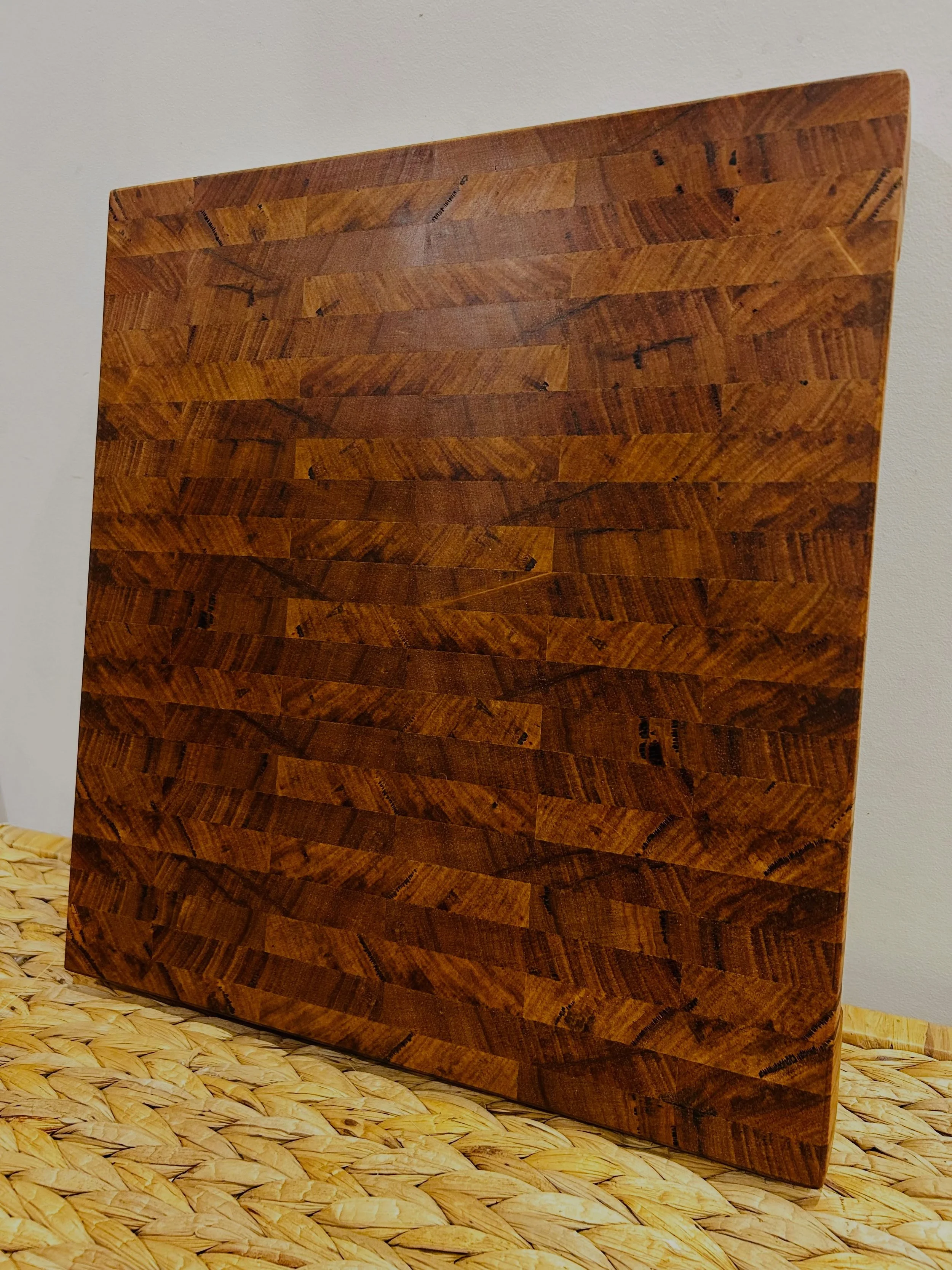 This past weeks has been all about butcher blocks. Thanks for everyone who is ordering online despite our total lack of advertising, some people still find us! 

I didn't get to photograph them all but I think I am gonna start keeping track cause the