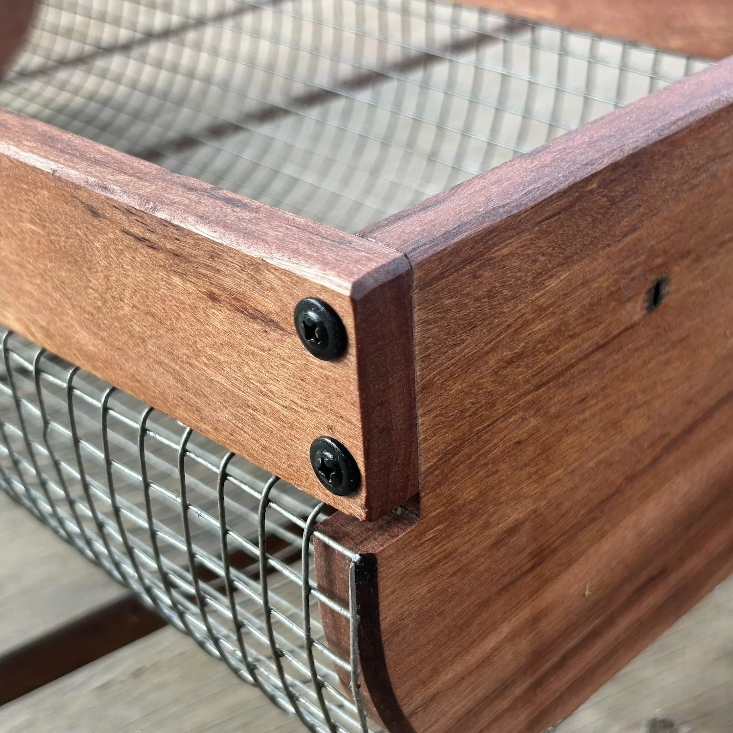 Harvsket - Med, Red, Details.jpg