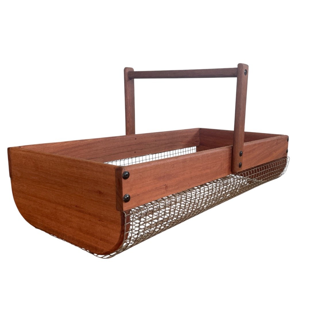 Harvsket, Large, Red, White Background.jpeg