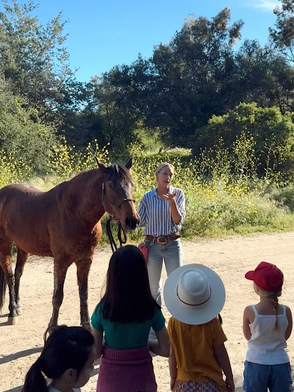🌼 Family Hike Day with our Little Folk House community! We spent Friday morning hiking around Santiago Oaks with my horse Weasley! 🐎 🐕 🌞 💛 such a beautiful, fun morning! Many more of these to come!