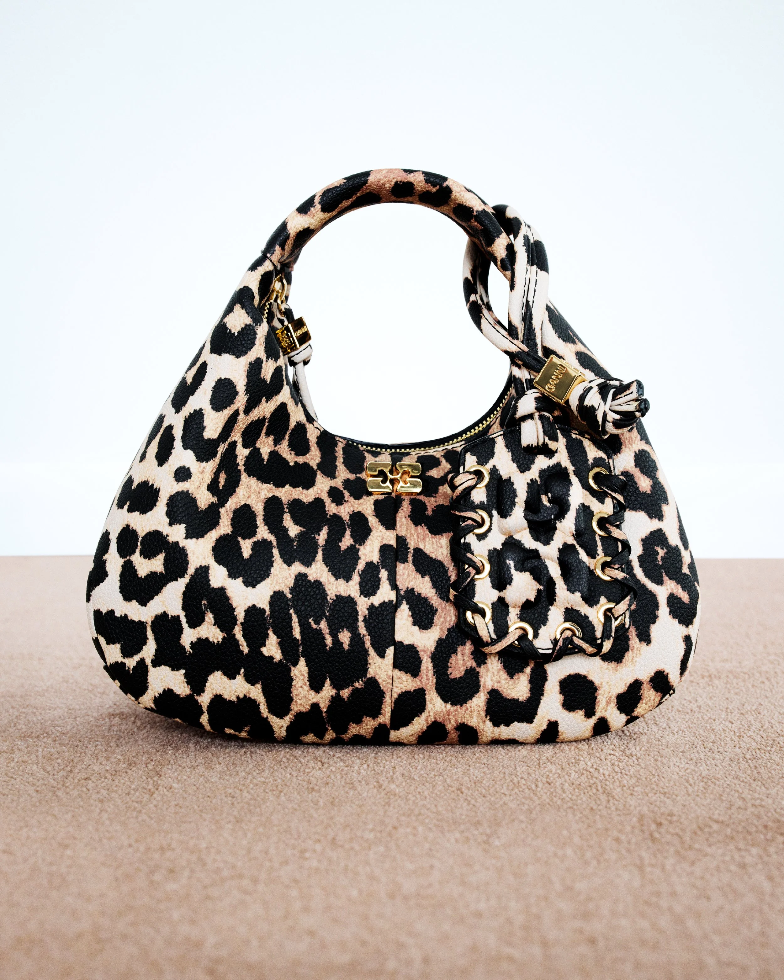 GANNI_26.2_BAG-CAMPAIGN_4x5_10.jpg