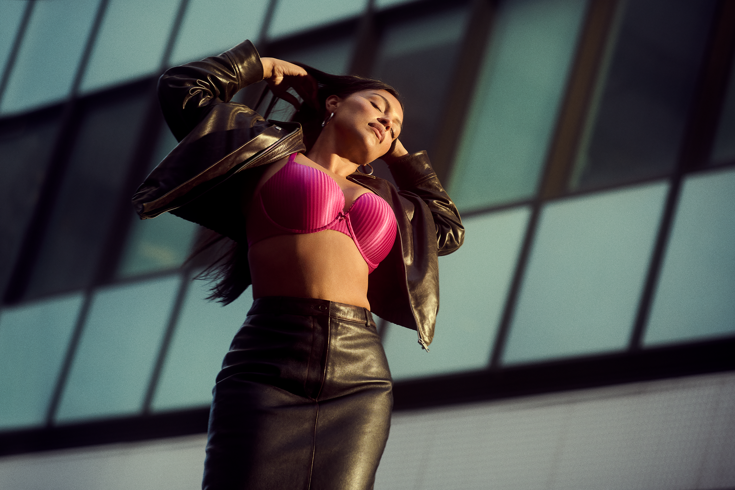 Shot11_Pushup_Bra_0125_04_DIG.png