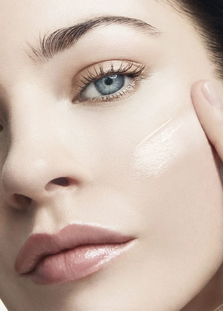 ALWAYS-ON_MOISTURIZER_SMEAR_LIGHT_046_04-736x1024.jpeg