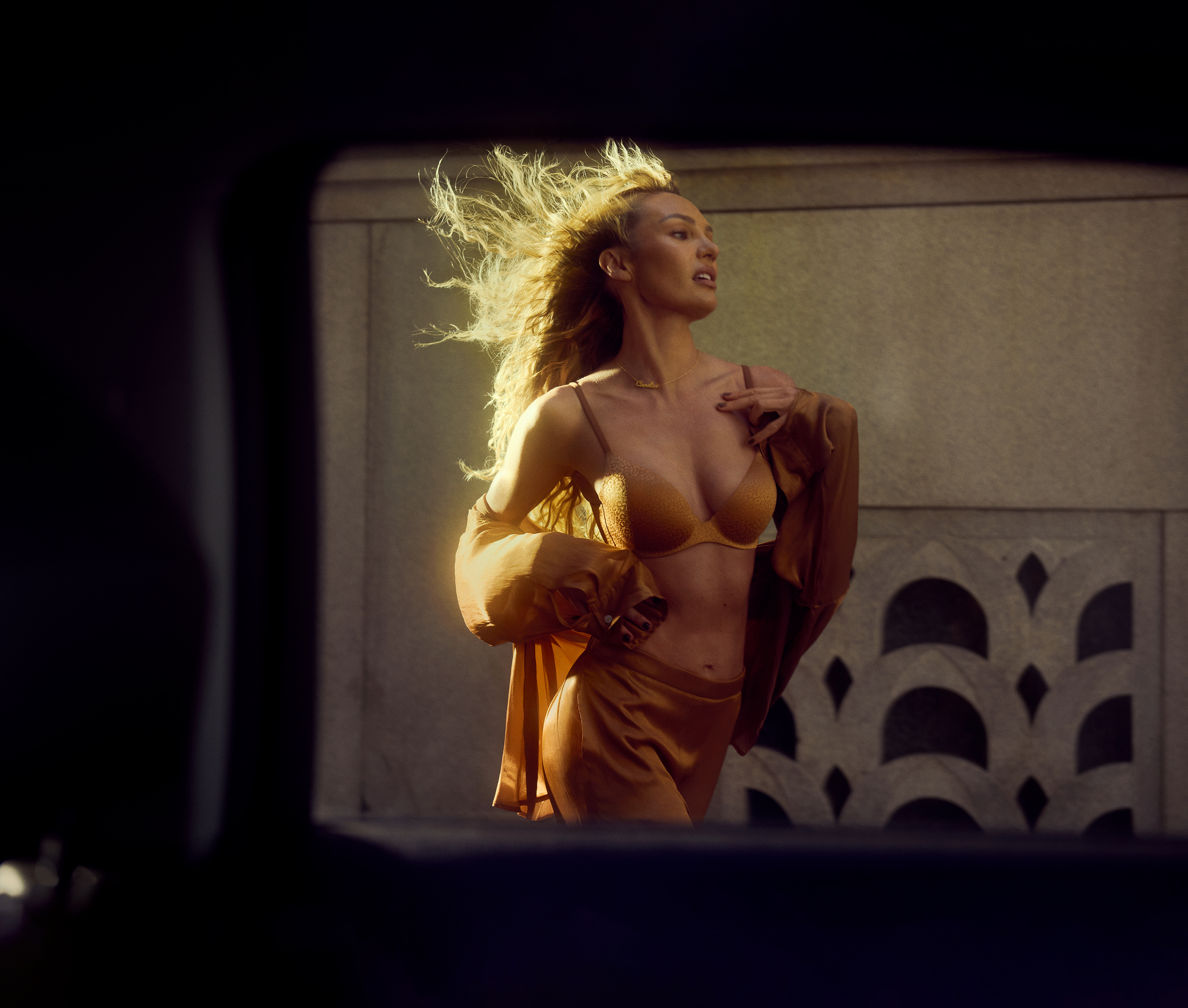 Shot03_Flex_Factor_Sandalwood_140_011_DIG.png