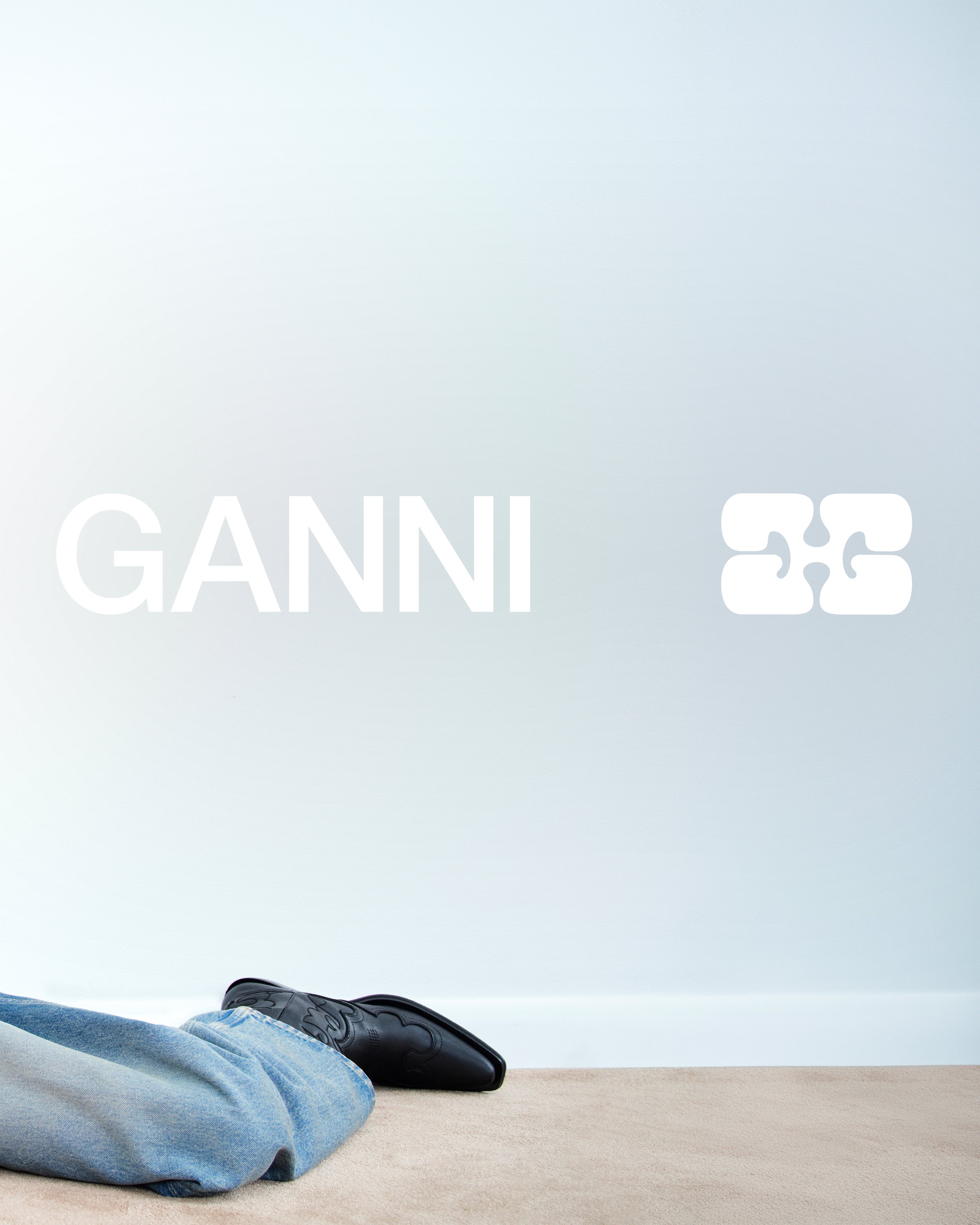 GANNI_26.2_BAG-CAMPAIGN_4x5_2.jpg
