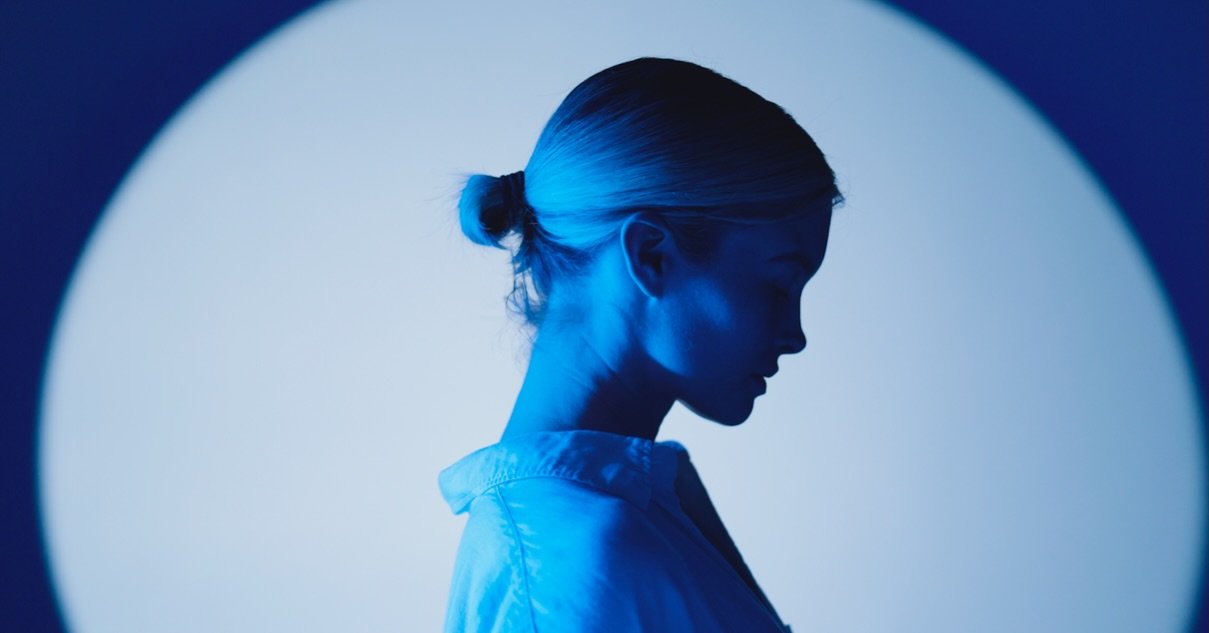 A frame I still love from this PMD Beauty project

#cinematography #studiolighting #frame