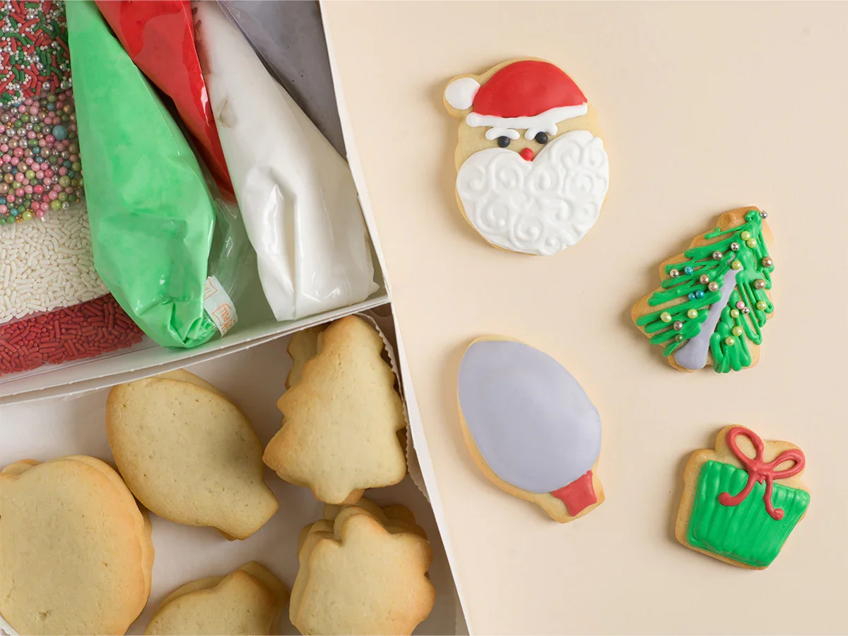 merry-christmas-to-all-deluxe-cookies-to-decorate-kit_1200x.webp