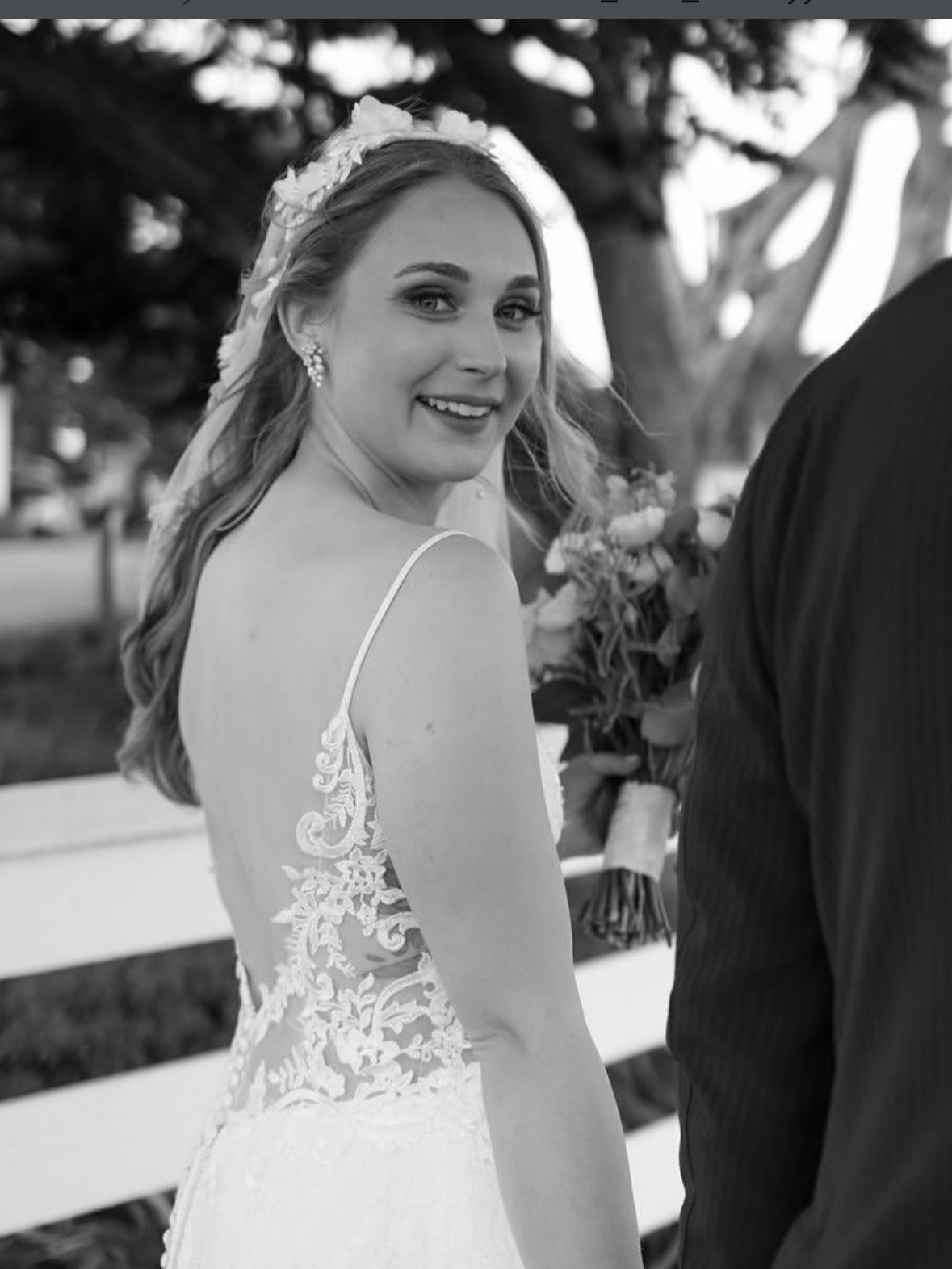 Bride with natural glam makeup holding her bouquet, looking confident, radiant, and effortlessly beautiful on her wedding day