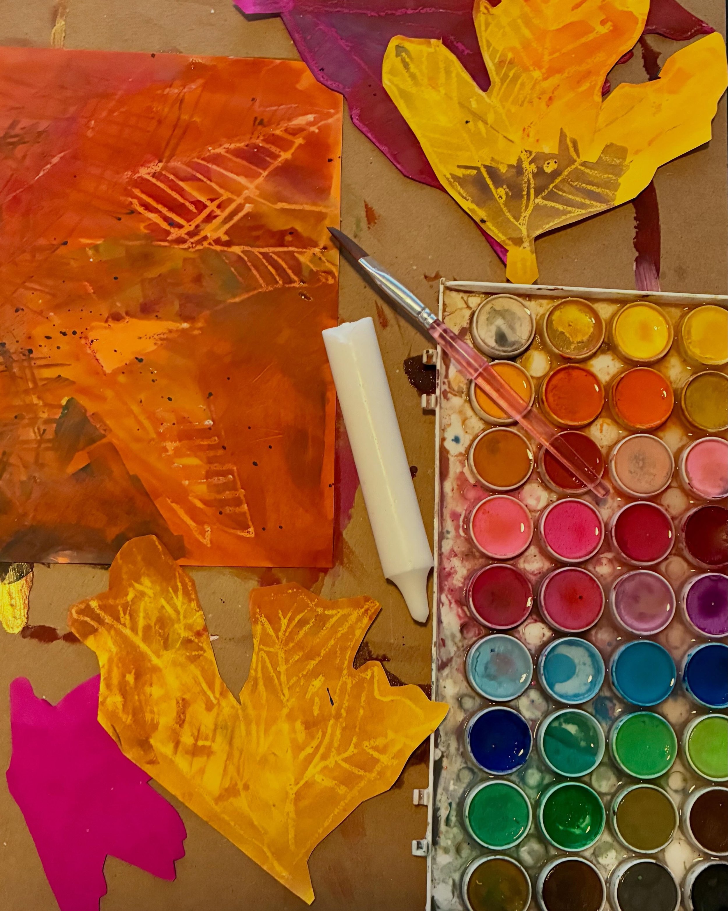 Sneak Peek at ART EXPLORERS this week. 
We will be playing with Colour Mixing, Watercolour Effects, Wax Resist and Pattern Making in an Autumn inspired class this week.

There are some spaces left in the:
4:20pm session
THURSDAY 
At Boolaroo Public S