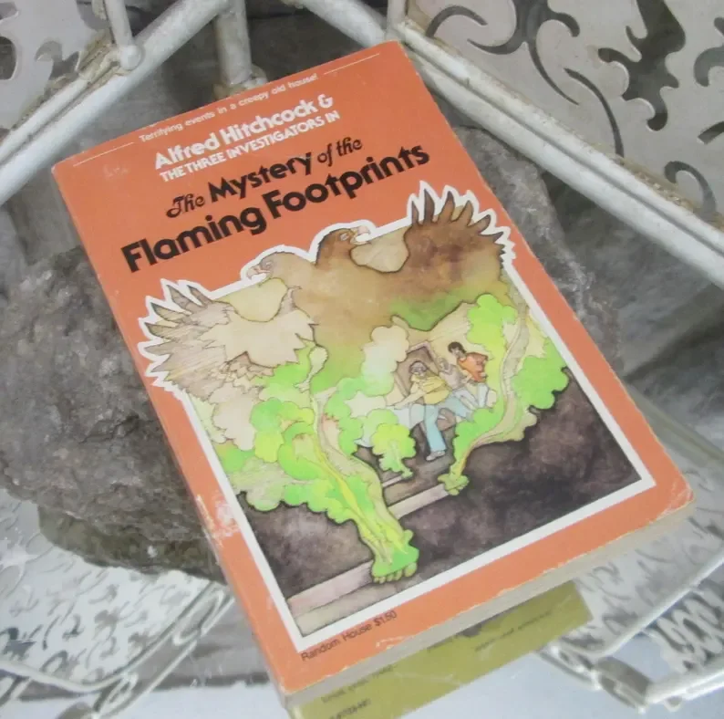 Alfred Hitchcock The Mystery of the Flaming Footprints by M.V. Carey, 1971, Illustrations by Harry Kane